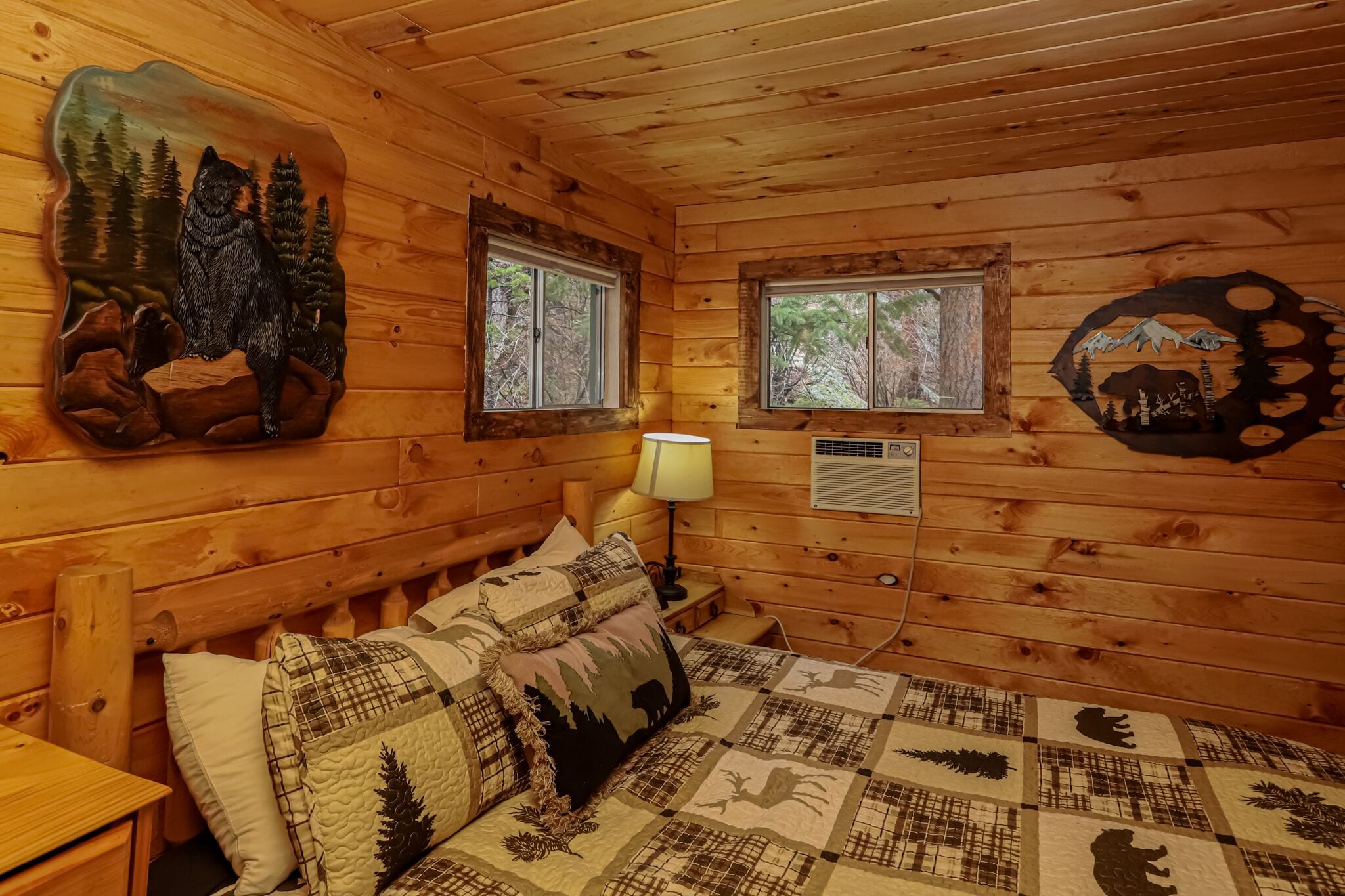 Cabin, 2 Bedrooms, Kitchen | Desk, free WiFi, bed sheets