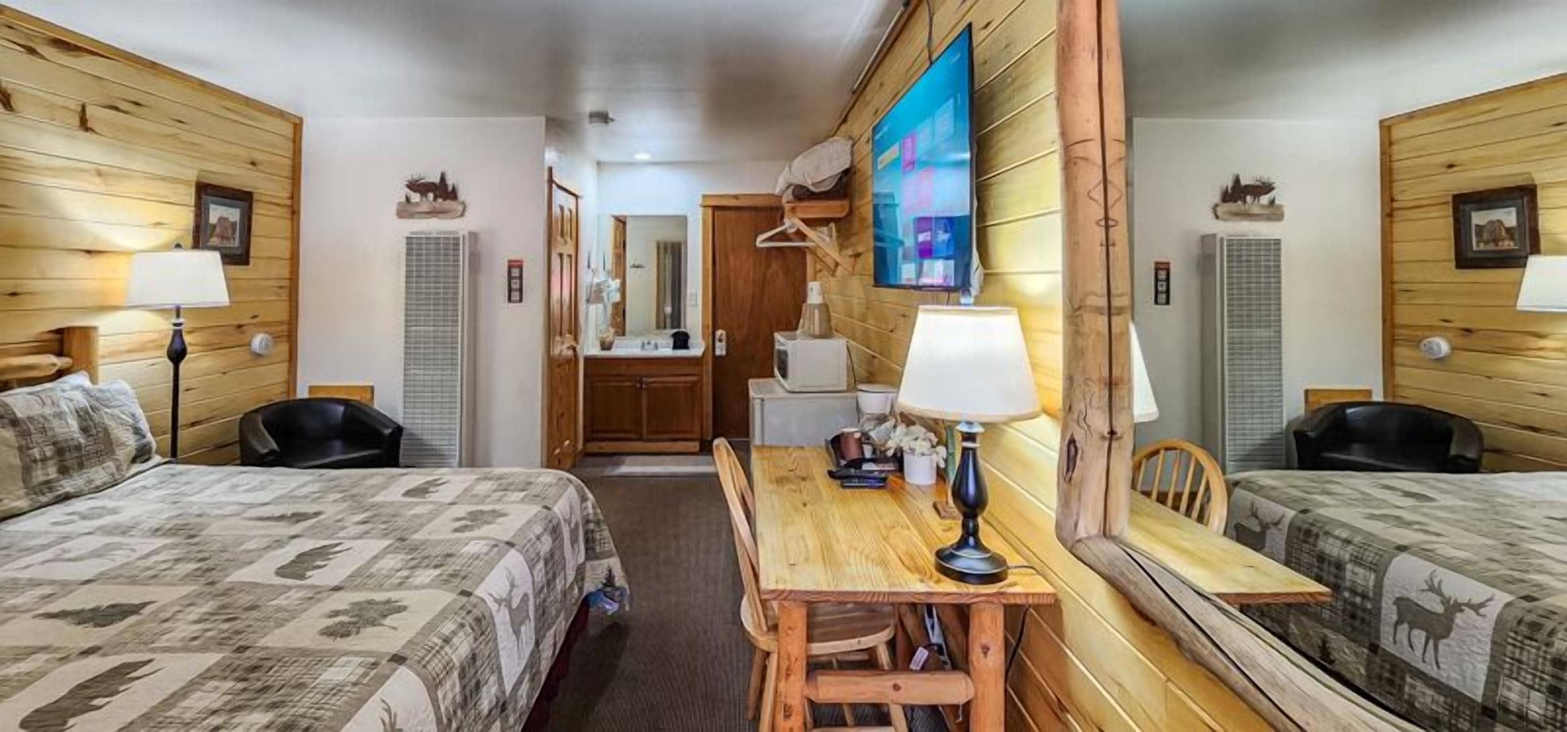 Room, 1 King Bed | Desk, free WiFi, bed sheets