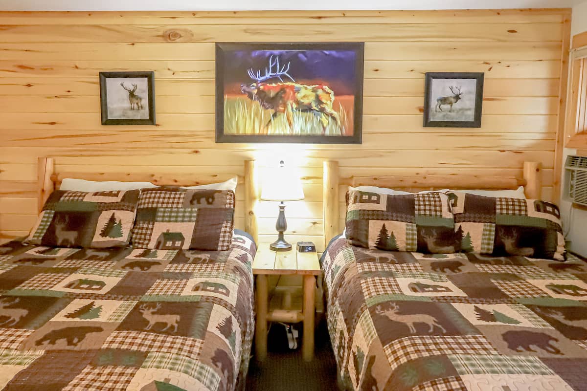 1 bedroom, desk, free WiFi, bed sheets