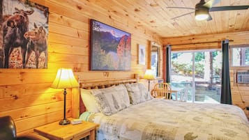 Deluxe Room, 1 King Bed, Fireplace, Courtyard View | Desk, free WiFi, bed sheets