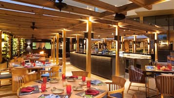 2 restaurants, breakfast, lunch, dinner served; international cuisine