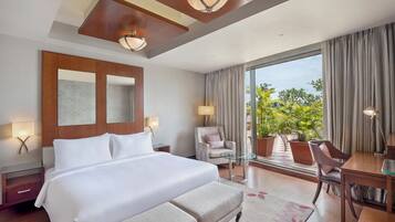 Presidential Suite | Down duvets, minibar, in-room safe, desk