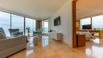 Suite, 2 Bedrooms, Non Smoking, Ocean View (1 Queenbed) | View from room