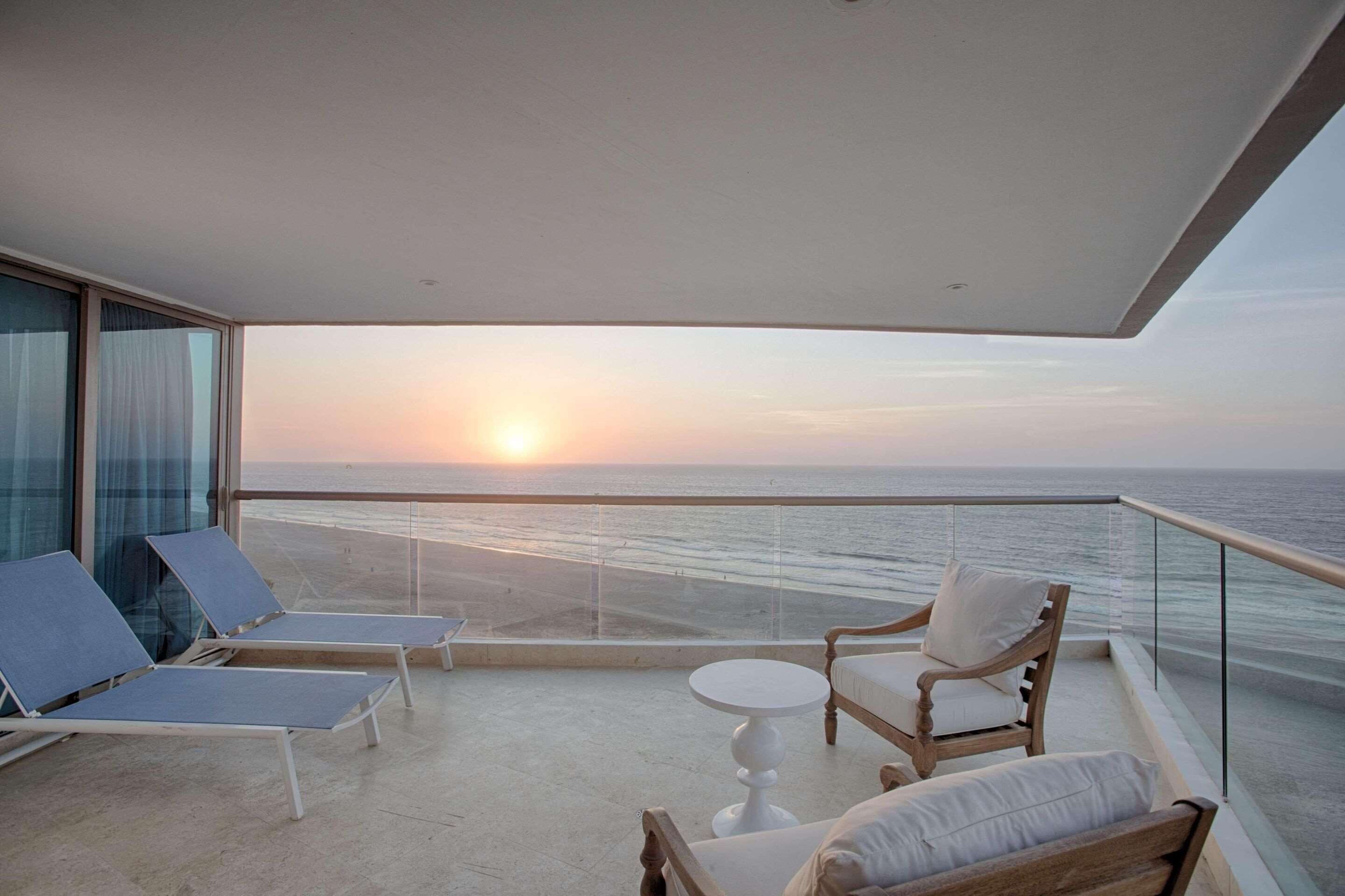 Suite, 2 Bedrooms, Non Smoking, Ocean View (1 Queenbed) | Premium bedding, down duvets, minibar, in-room safe