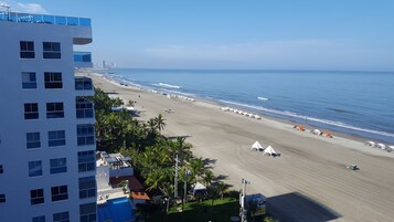 Ubicación a pie de playa, toallas de playa y bar en la playa
