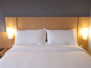 Minibar, Verdunkelungsvorhänge, schallisolierte Zimmer