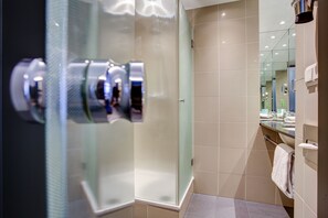 Standard Single Room | Bathroom
