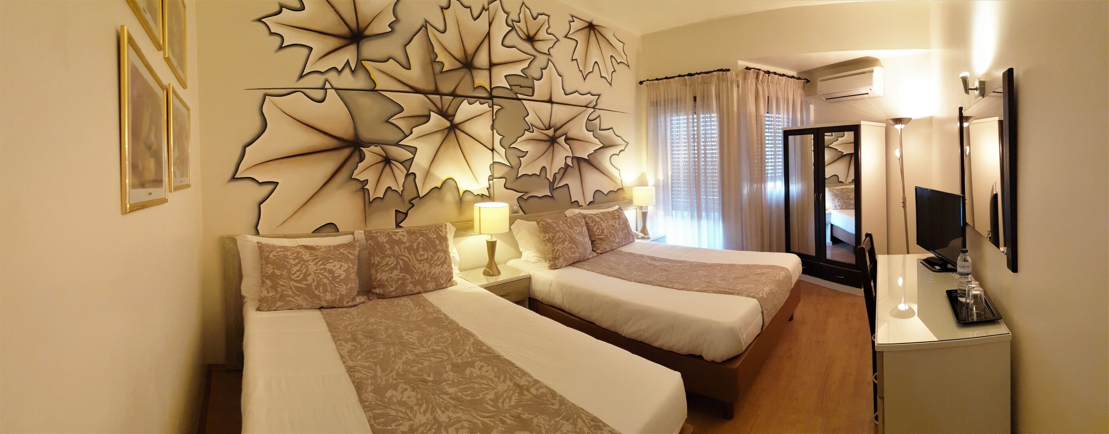 family room | hypo-allergenic bedding, desk, iron/ironing board, free cots/infant beds