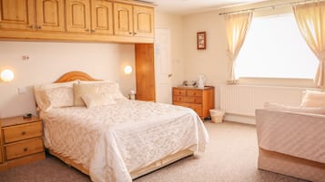 Large Double Family Room | Iron/ironing board, bed sheets