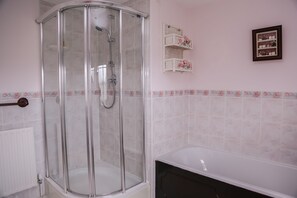 Twin Room Bedroom Three | Bathroom | Free toiletries, hair dryer, towels - Holly Tree Farm (Macclesfield)