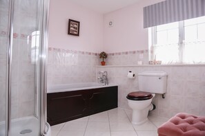 Twin Room Bedroom Three | Bathroom | Free toiletries, hair dryer, towels - Holly Tree Farm (Macclesfield)