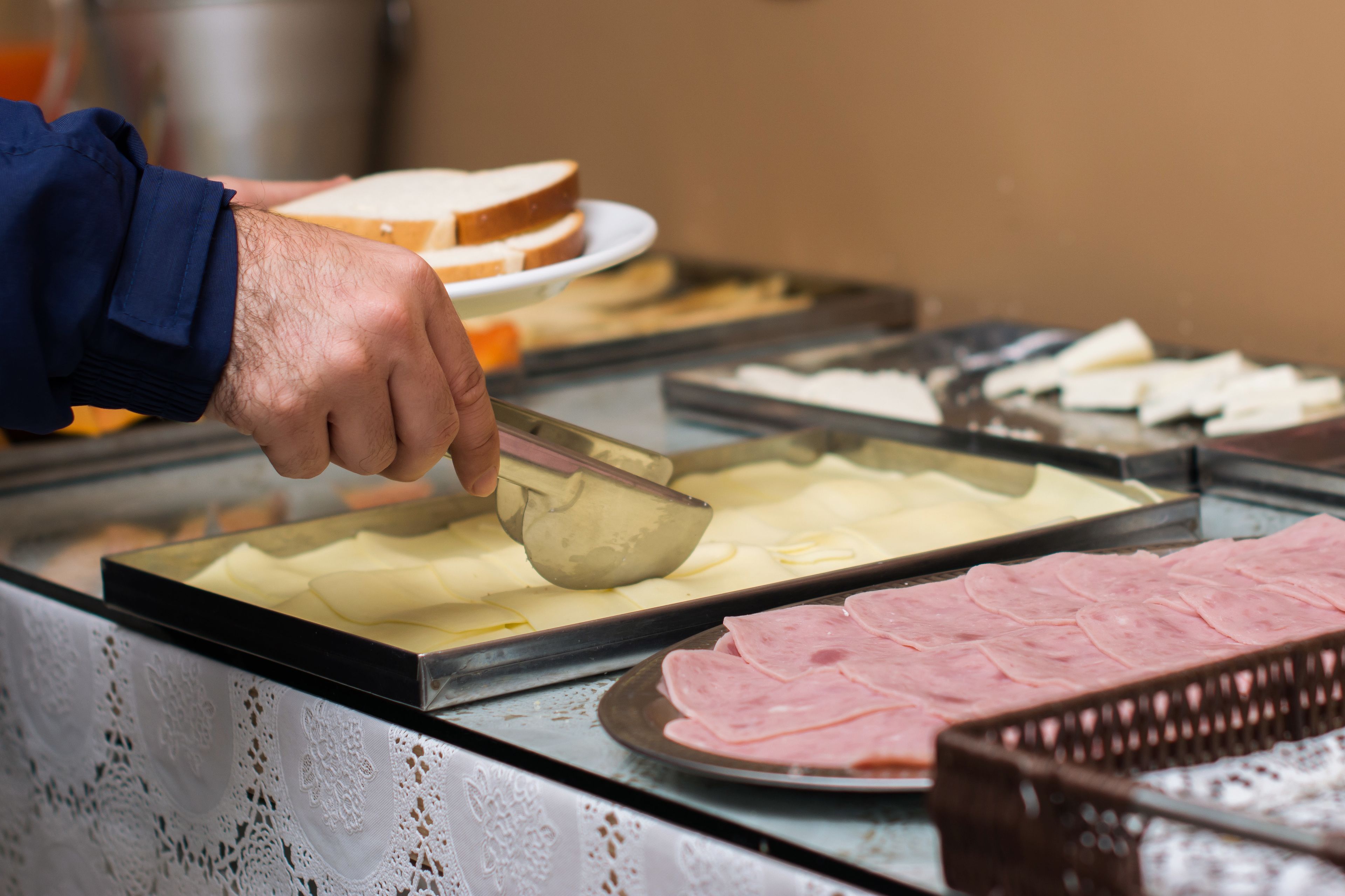 daily buffet breakfast (brl 26 per person)