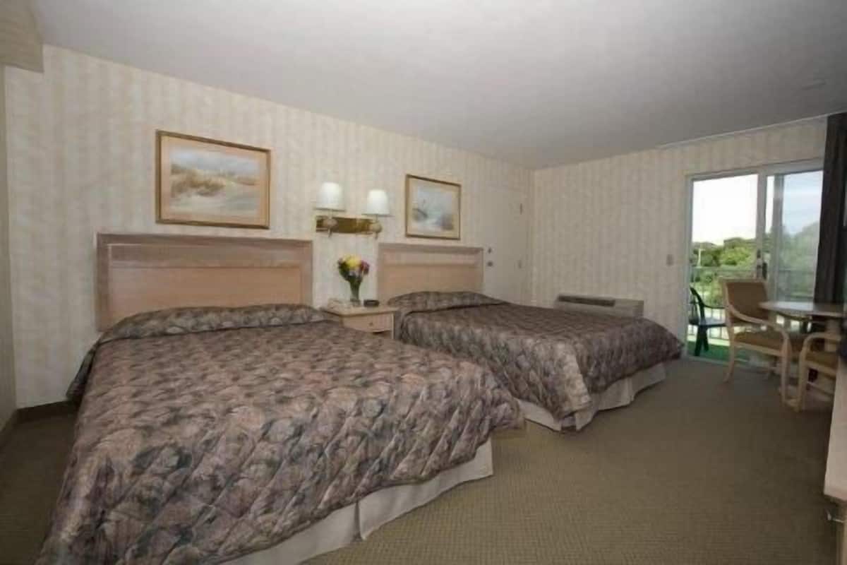 Pillowtop beds, soundproofing, iron/ironing board, free WiFi