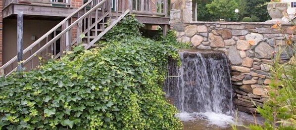 Exterior detail - Winnapaug Inn (Westerly)