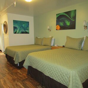 Chambre Double, 2 grands lits | Rideaux occultants, fer et planche à repasser, Wi-Fi gratuit