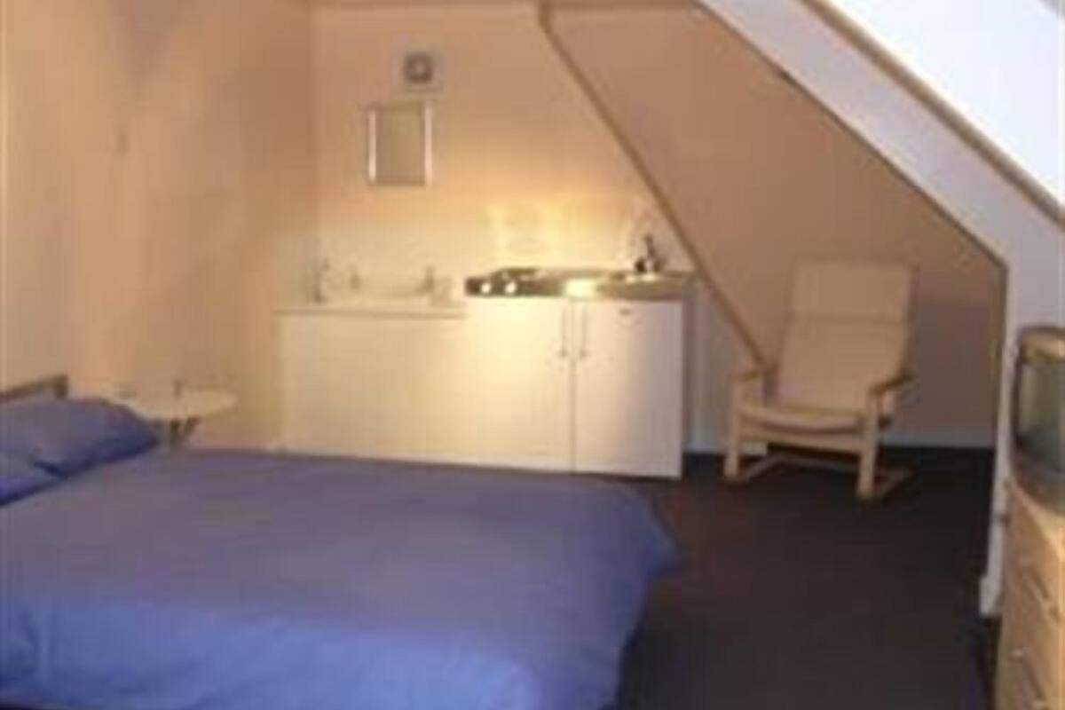 Standard Double Room, Shared Bathroom (B&B) | Soundproofing, WiFi (free)