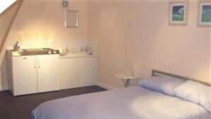 Standard Double Room, Shared Bathroom (B&B) | Soundproofing, WiFi (free) - Athol House (South Shields)