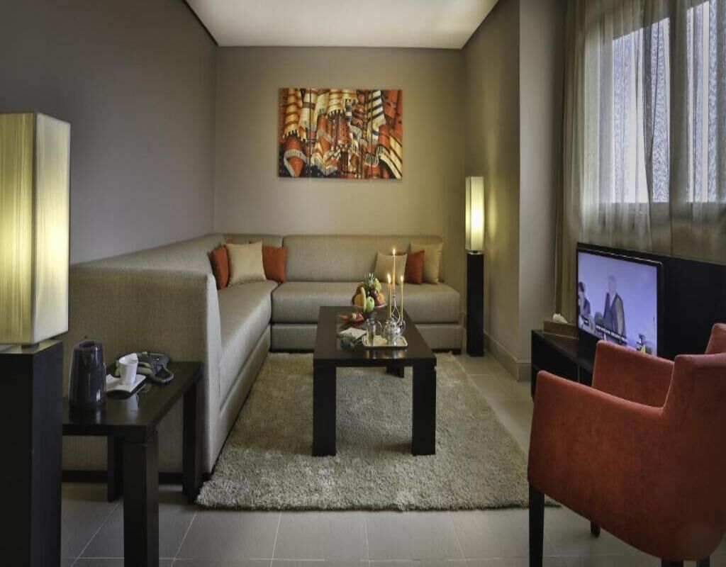 executive suite | premium bedding, select comfort beds, minibar, in-room safe
