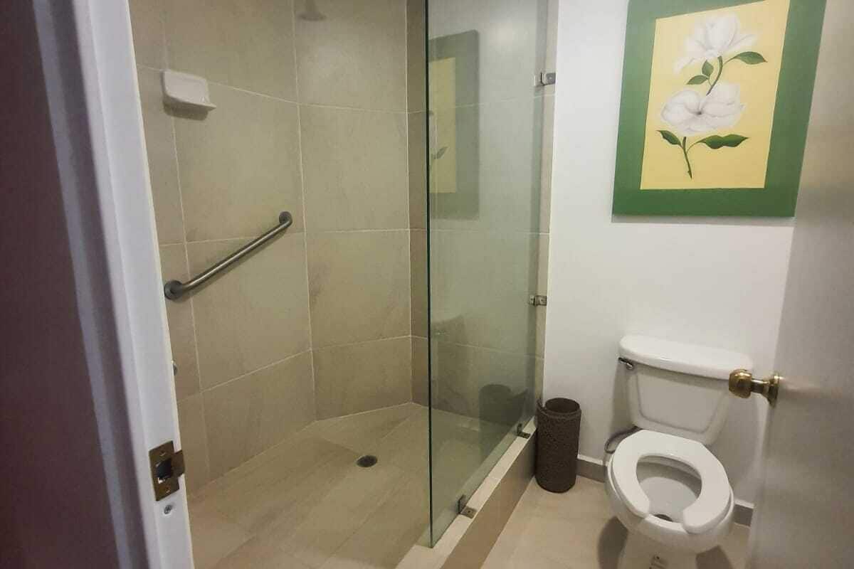 shower, free toiletries, towels, soap