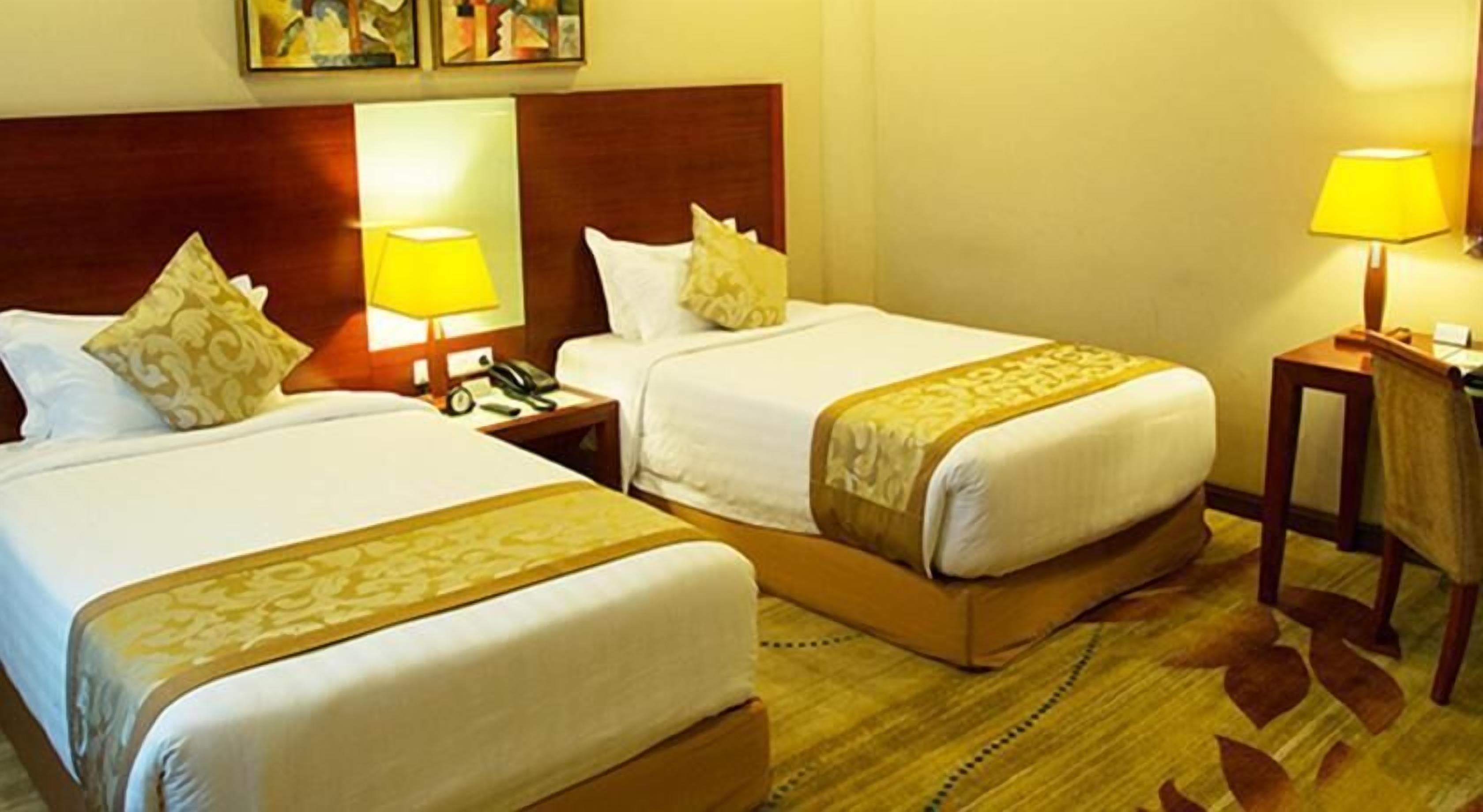 Egyptian cotton sheets, premium bedding, pillowtop beds, minibar