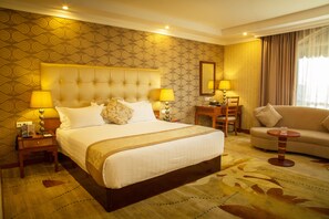 Junior Suite | Egyptian cotton sheets, premium bedding, pillowtop beds, minibar - Jupiter International Hotel Bole (Addis Ababa)