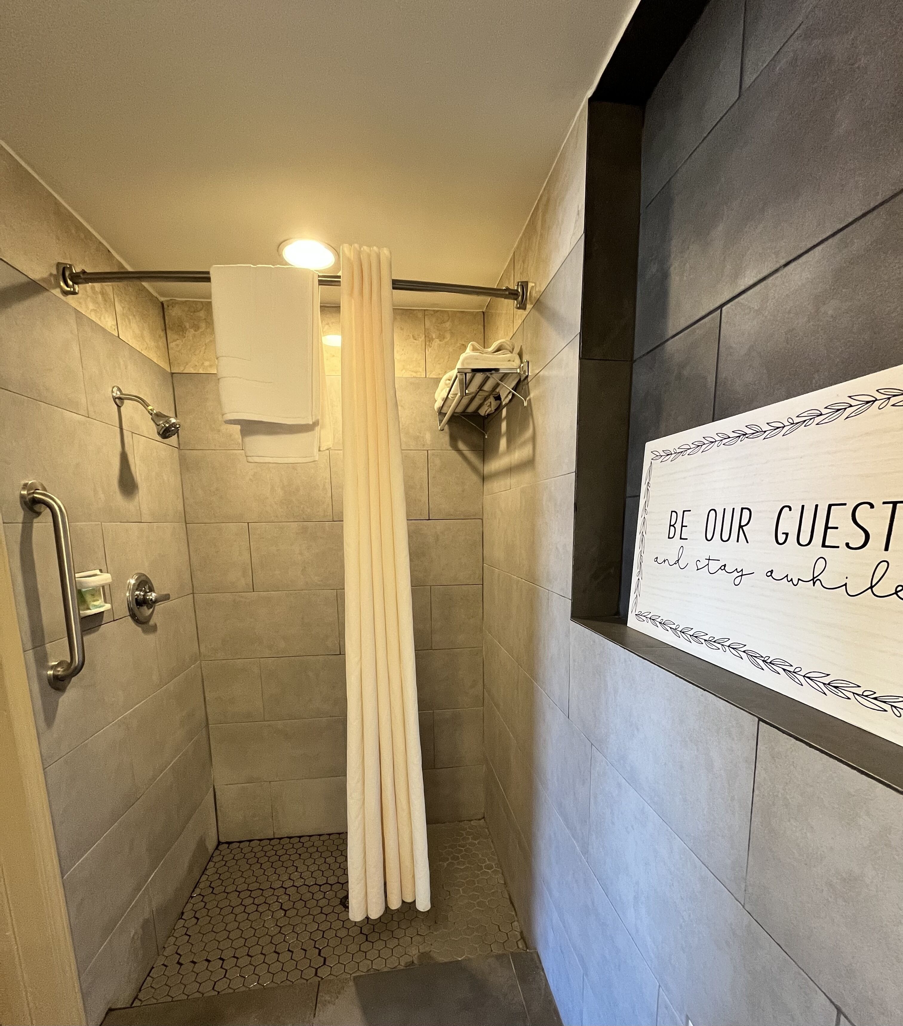 Deluxe Room, 1 King Bed, Non Smoking | Bathroom | Deep-soaking bathtub, free toiletries, hair dryer, bathrobes