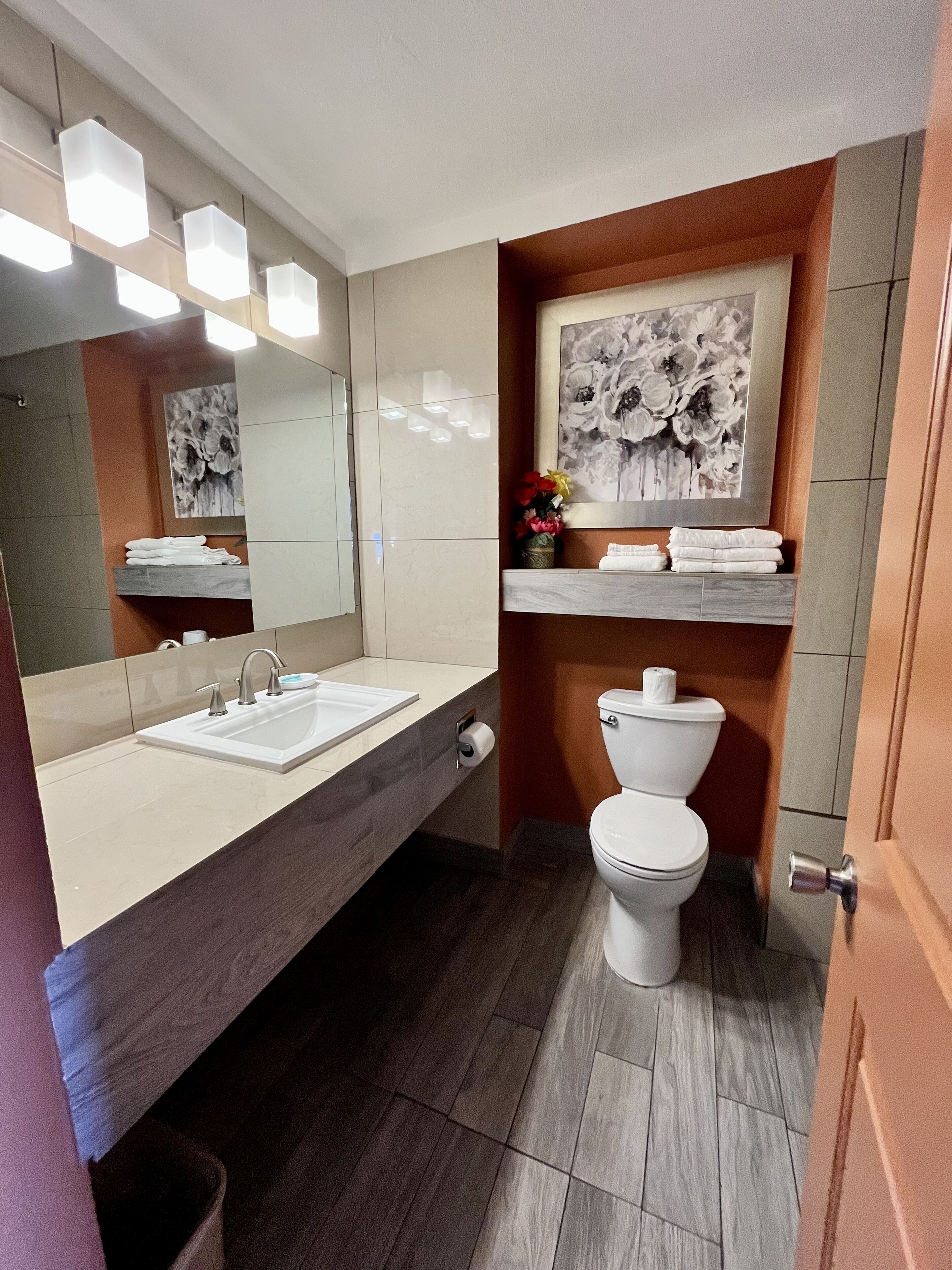 Deluxe Double Room, 2 Queen Beds, Non Smoking | Bathroom | Deep-soaking bathtub, free toiletries, hair dryer, bathrobes