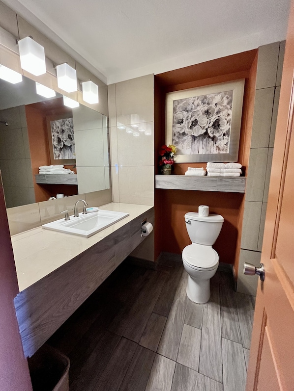 Deluxe Double Room, 2 Queen Beds, Non Smoking | Bathroom | Deep soaking tub, free toiletries, hair dryer, bathrobes
