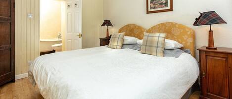 Dobbeltrom, eget bad (Breakfast Included)