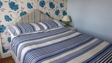 Double Room, Ensuite | Iron/ironing board, free WiFi