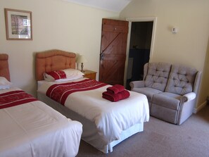 Deluxe Twin Room, Ensuite (Ground Floor) | Iron/ironing board, free WiFi