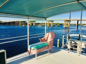 (Butterfly Goddess) Docked Houseboat  | Terrace/patio
