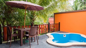 デラックス スタジオ キングベッド 1 台 | テラス / パティオ