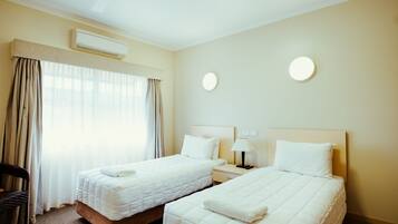 Perhehuone | Työpöytä, äänieristys, silitysrauta/-lauta, ilmainen Wi-Fi