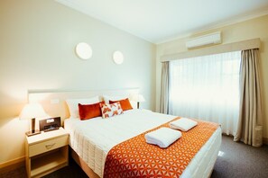 办公桌、隔音、熨斗/熨衣板、免费 WiFi