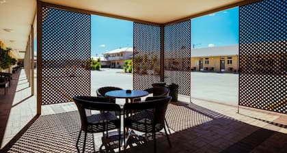 Club Motor Inn