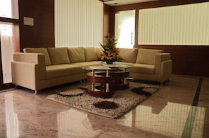 Lobby sitting area - Sunray Hotel (Bengaluru)