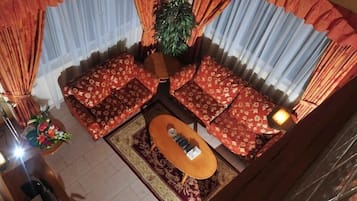 Premium bedding, in-room safe, iron/ironing board, free cots/infant beds