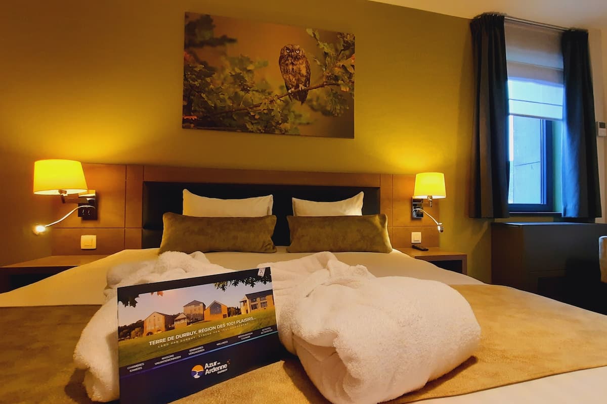 Superior Triple Room | In-room safe, individually decorated, desk, soundproofing
