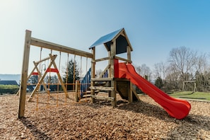 Children’s play area – outdoor