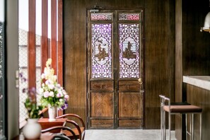 Lobby sitting area - Amenity Apartel Samui (Koh Samui)