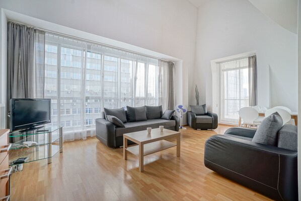 Individually decorated, individually furnished, blackout curtains - Capital Apartments Piekary (Poznan)