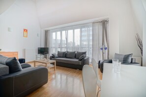 Individually decorated, individually furnished, blackout curtains - Capital Apartments Piekary (Poznan)