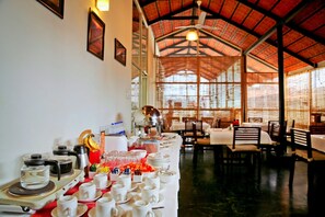 Buffet - Maple Suites Serviced Apartments (Bengaluru)