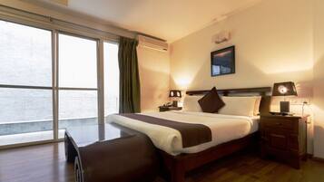 Egyptian cotton sheets, premium bedding, down duvets, pillow-top beds