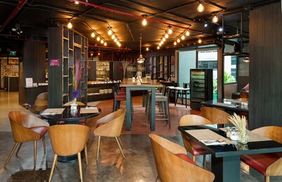 Maitria Mode Sukhumvit 15 Bangkok