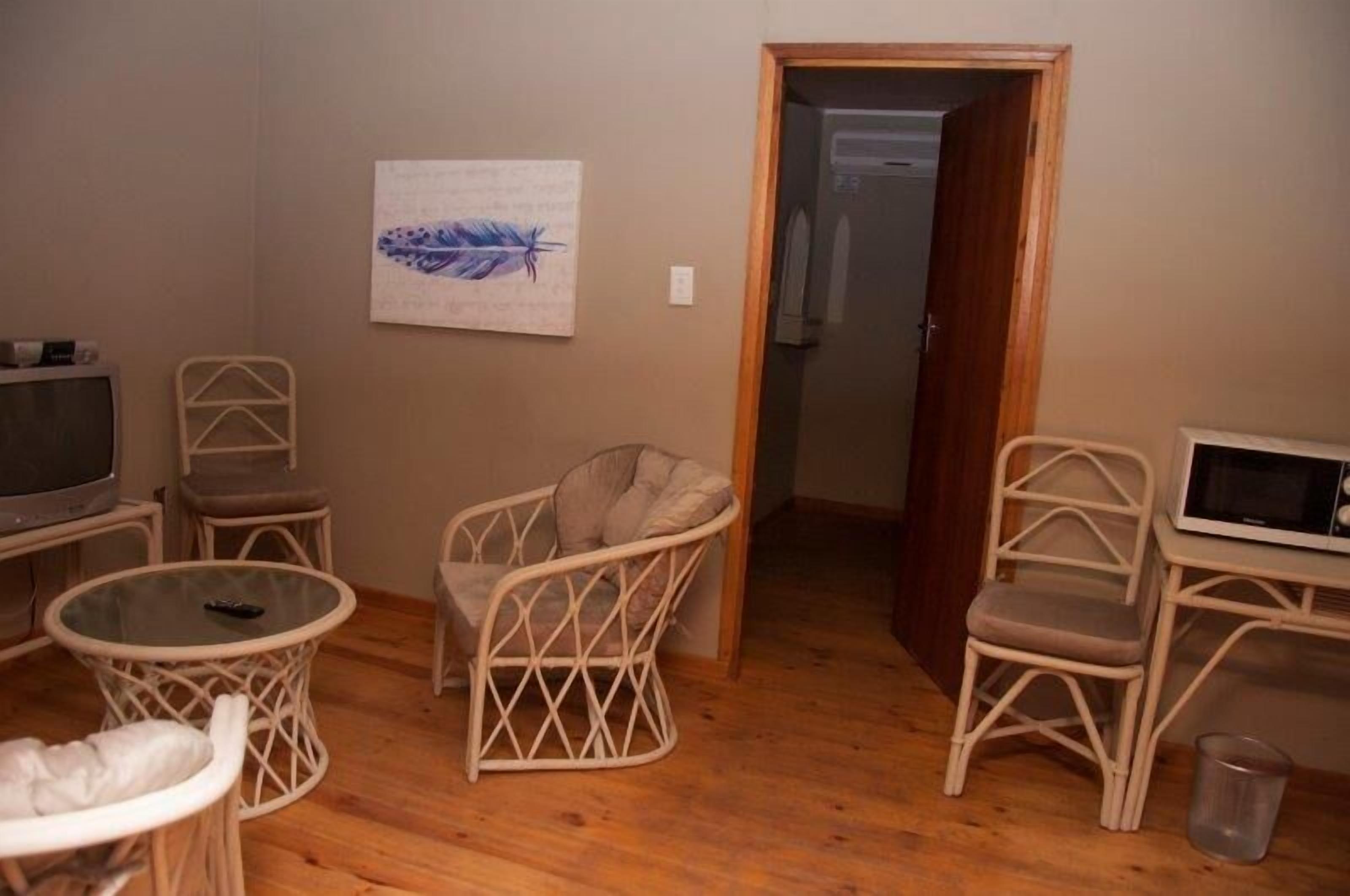 twin cabin  | desk, rollaway beds, free wifi