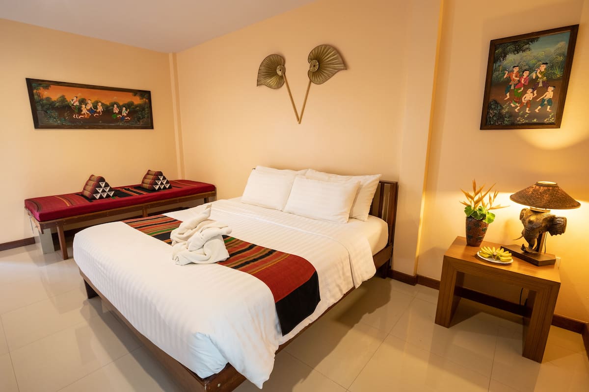 Deluxe Room | Living room | Smart TV