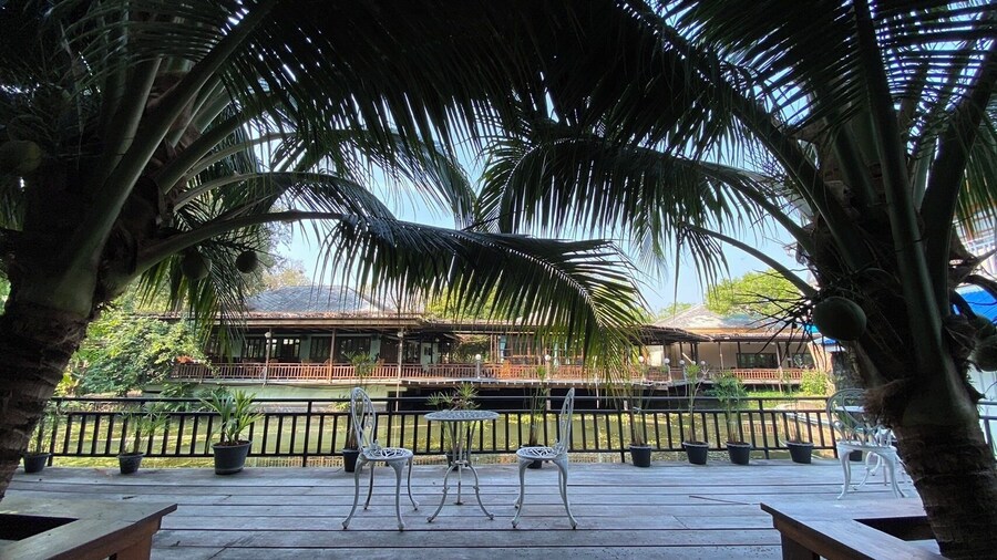 Maikaew Damnoen Resort