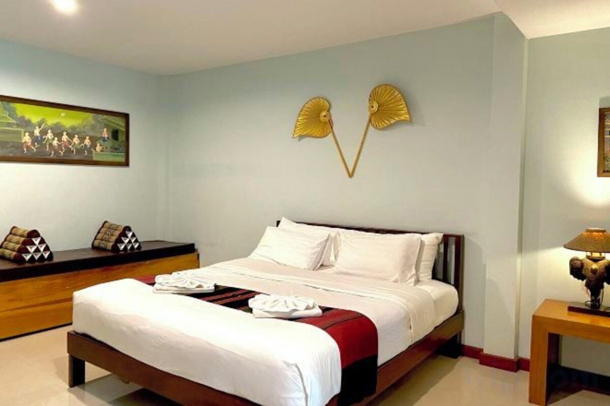 Cortinas blackout, wifi gratis y ropa de cama 